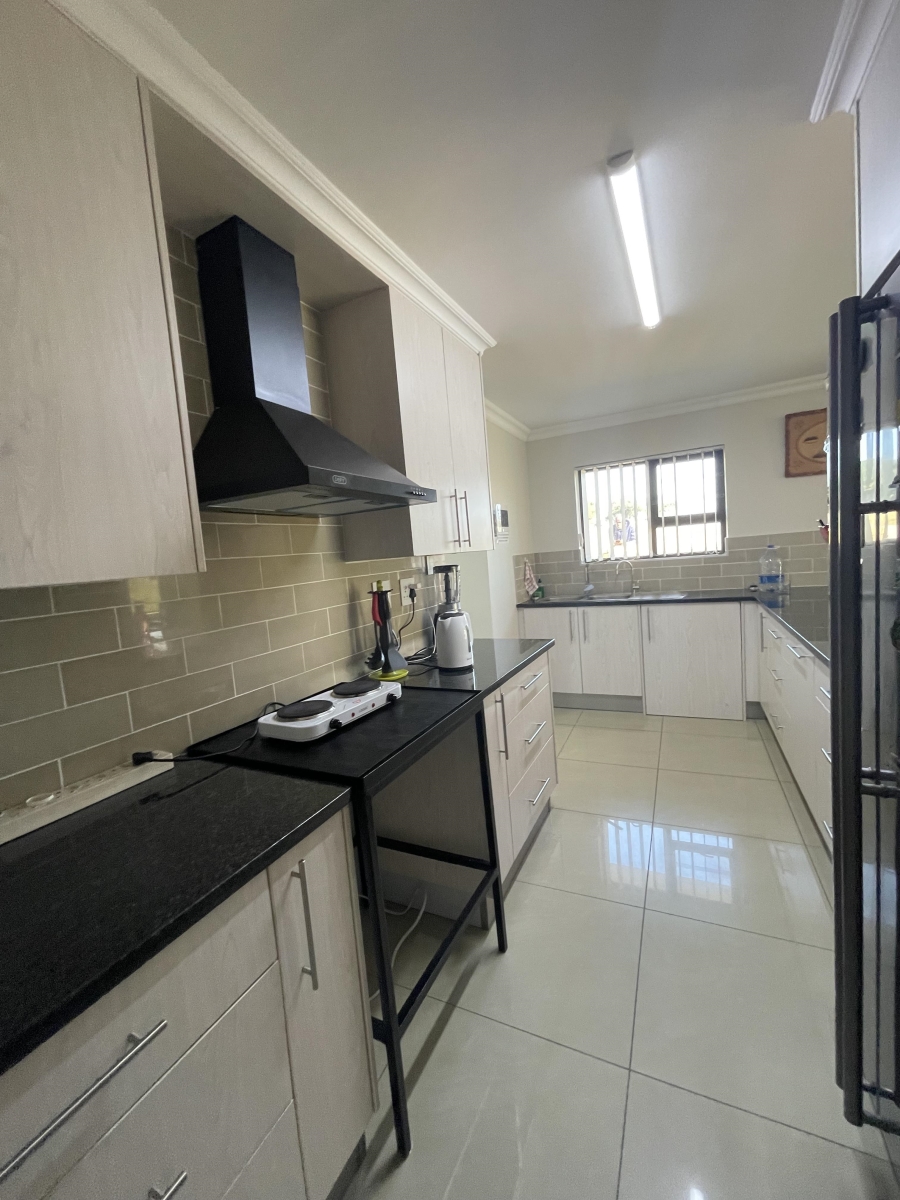 5 Bedroom Property for Sale in Cove Rock Eastern Cape